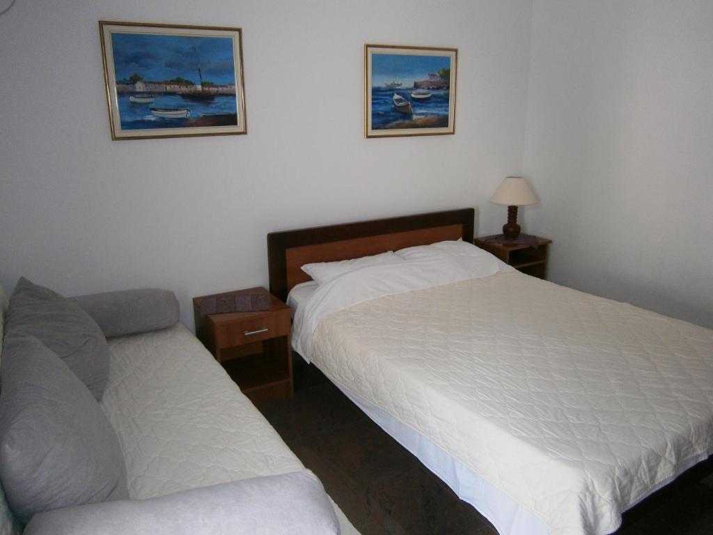 Mijovic Apartments Budva Bilik gambar